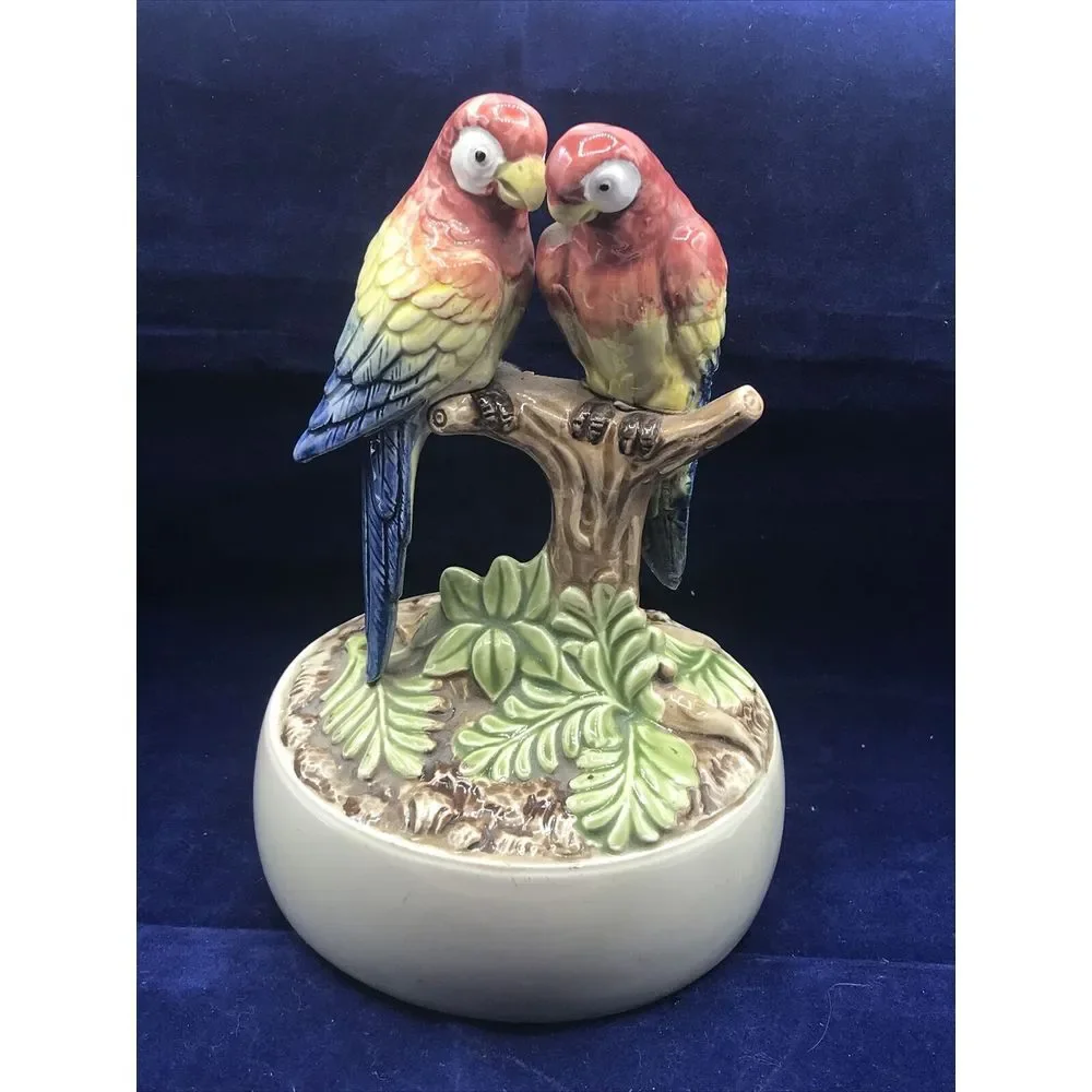 OTAGARI HAND PAINTED PARROTS MUSIC BOX‎ STRANGER IN PARADISE JAPAN